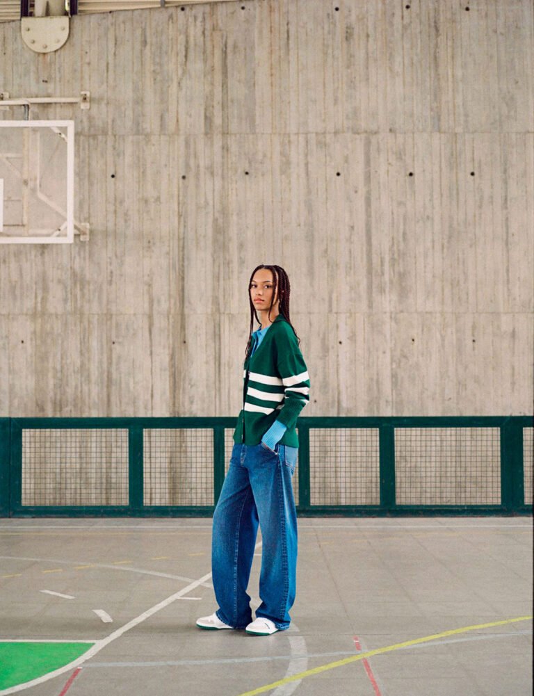 A young woman in a gym DUB / editorial SS 2023