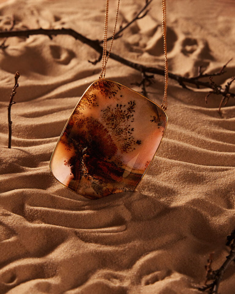 Natural pattern pendant in sand